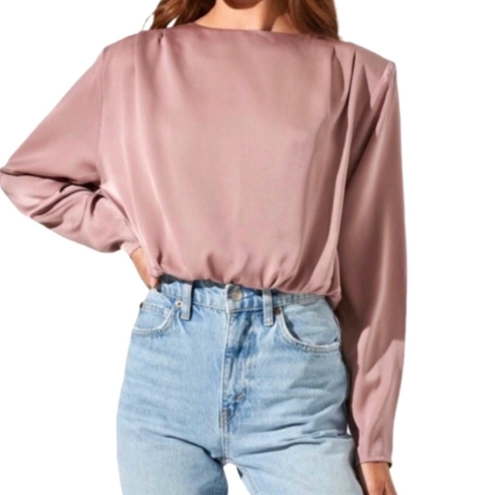 New ASTR The Label satin like blouse